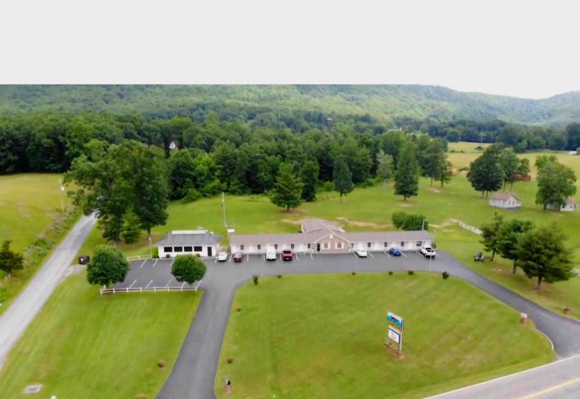 Fox Mountain Inn Max Meadows Buitenkant foto